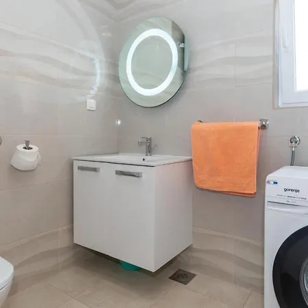 2 Bedroom Awesome In *