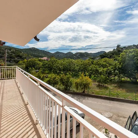 2 Bedroom Gorgeous In Feriehus Peracko Blato