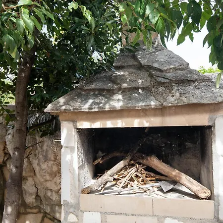 2 Bedroom Awesome In Peracko Blato