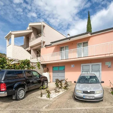 Дом отдыха 2 Bedroom Awesome In