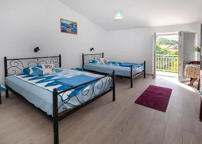 Semesterbostad 2 Bedroom Awesome In Peracko Blato