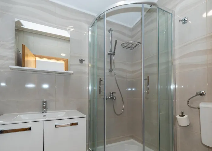 2 Bedroom Awesome In Semesterbostad