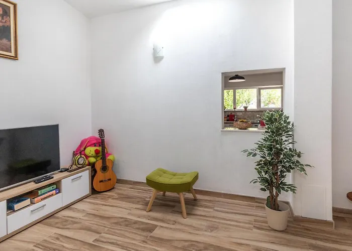 2 Bedroom Awesome In Semesterbostad *