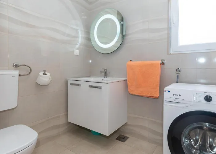 2 Bedroom Awesome In *